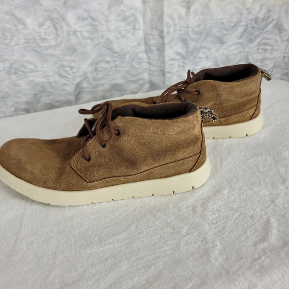 Ugg treadlite youth brown booties Size 5 - Picture 6 of 9